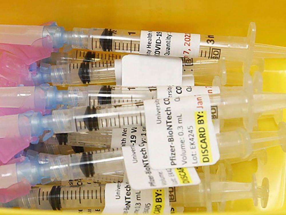 Doctors, nurses could be left out of Alberta COVID and flu vaccination campaign