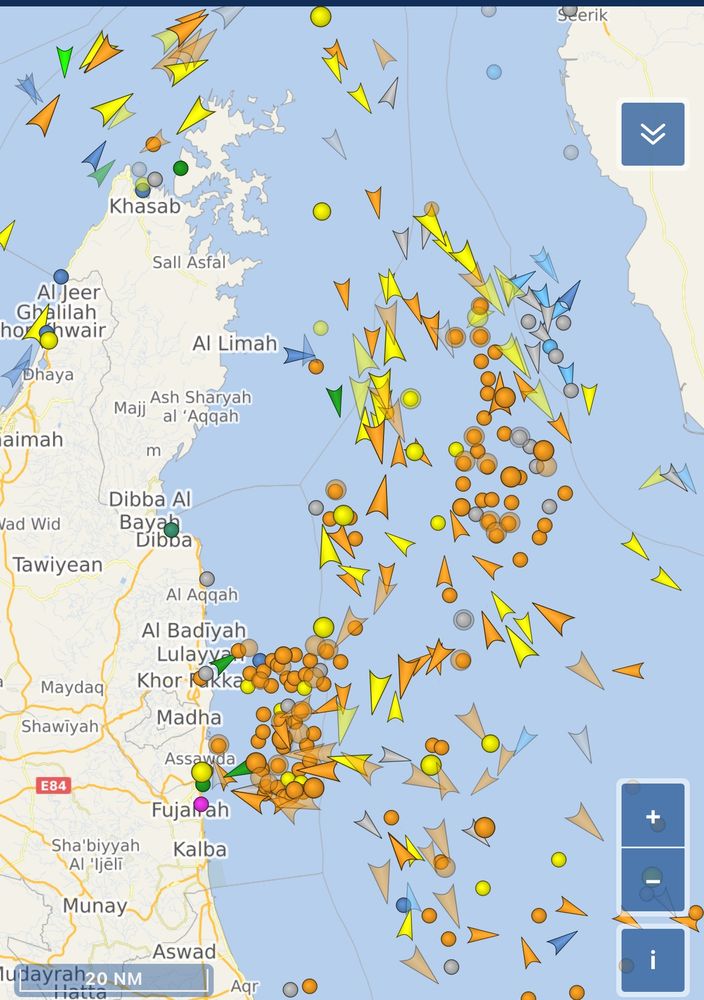 A map showing dozens of tanker and the likes anchored off Oman and waiting to see what Oran will do…