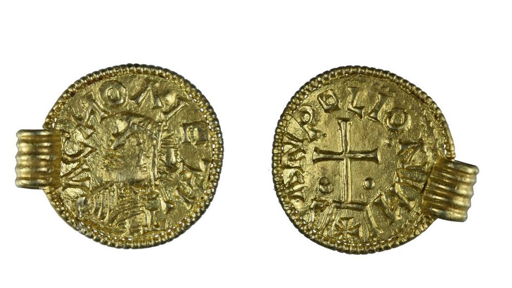 Image shows both sides of the gold tremissis.