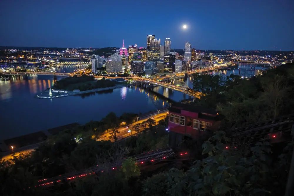 photo of downtown pittsburgh from top of mt. washington at night
