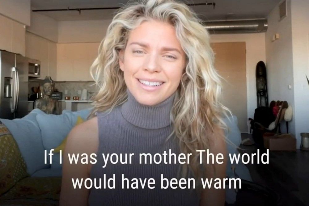 Screenshot of  AnnaLynne McCord's infamous dear president Vladimir Putin. Subtitles say "if I was your mother The world would have been warm"