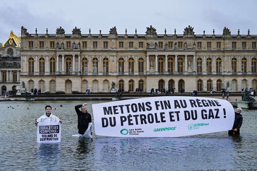 Breaking: Major victory for freedom of speech in TotalEnergies case against Greenpeace France - Greenpeace International