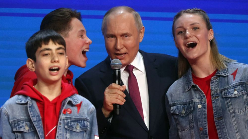 Vladimir Putin takes aim at childlessness to raise Russian birthrate