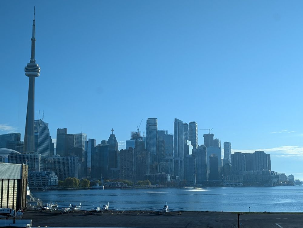 A photo of the Toronto skyline 