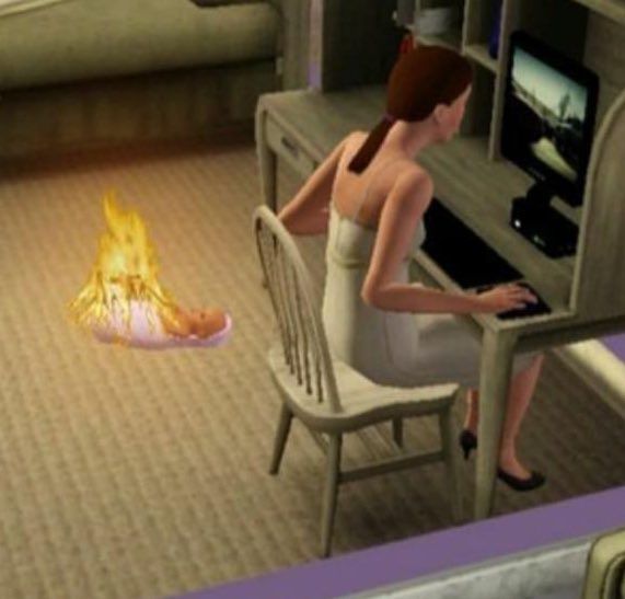 meme où une personnage des sims est assise à l'ordi pendant que son nourrisson prend feu à côté