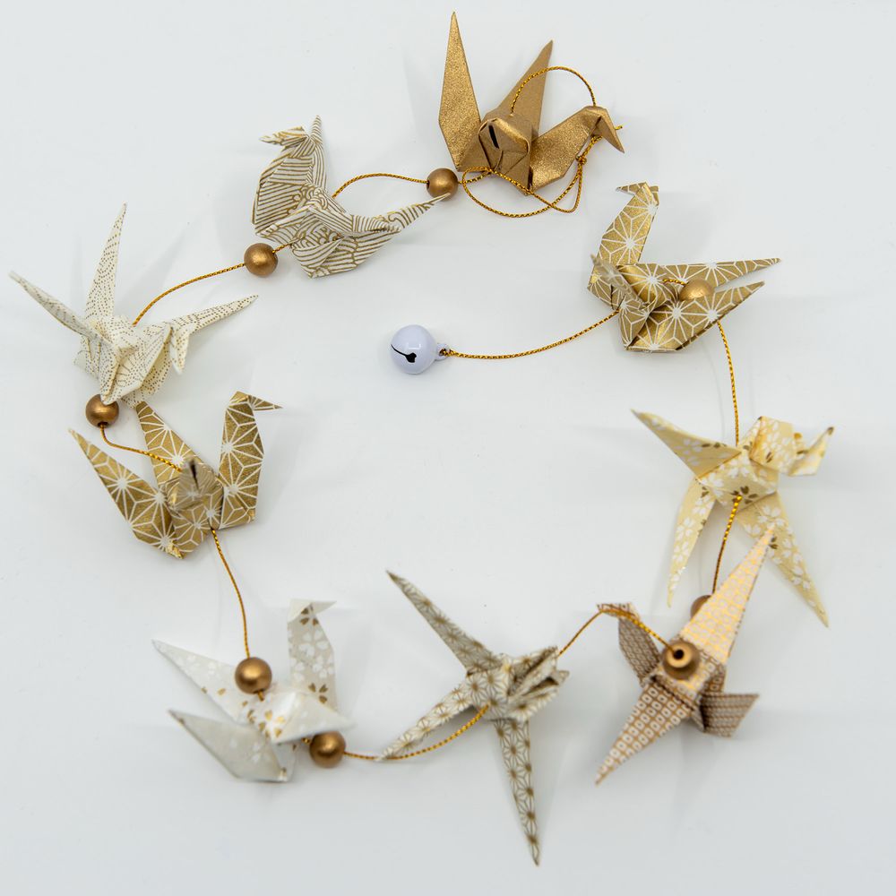 Guirlande dorée en origami 
