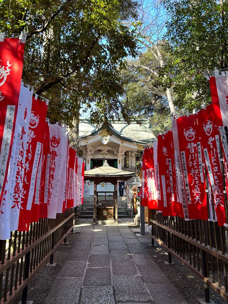 奥の院でございます〜！