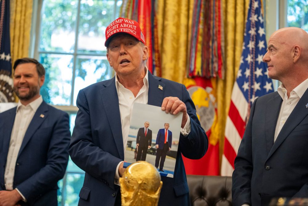 The president, who had said a deal to end the war could be reached soon, expressed frustration over lack of progress and signaled he would pause his efforts.