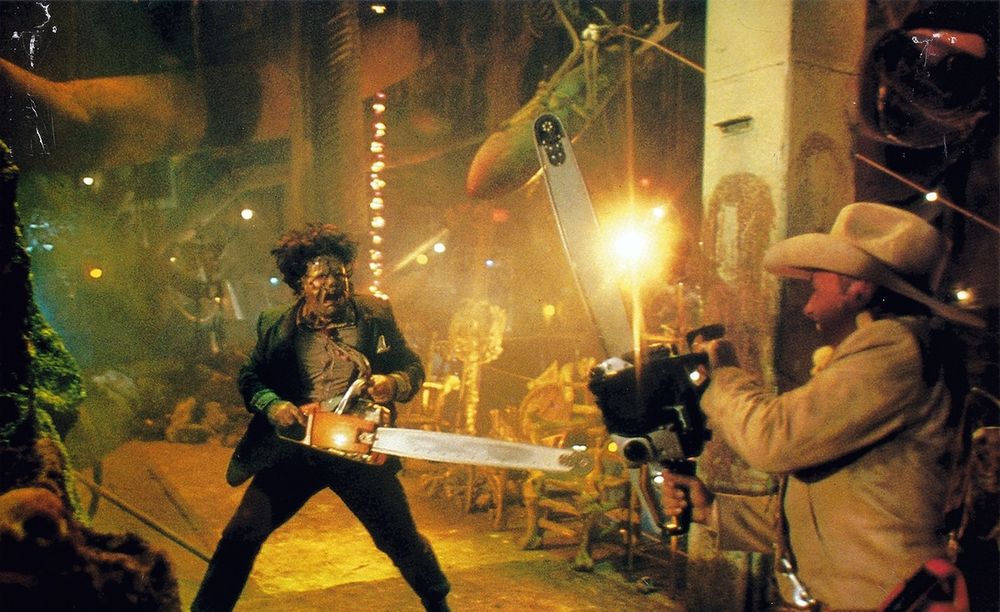 Leatherface vs Lefty in Texas Chainsaw Massacre 2