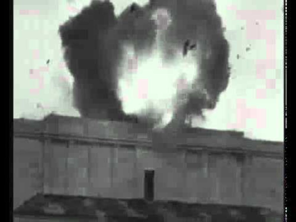 Swastika Blow up, Hakenkreuzsprengung