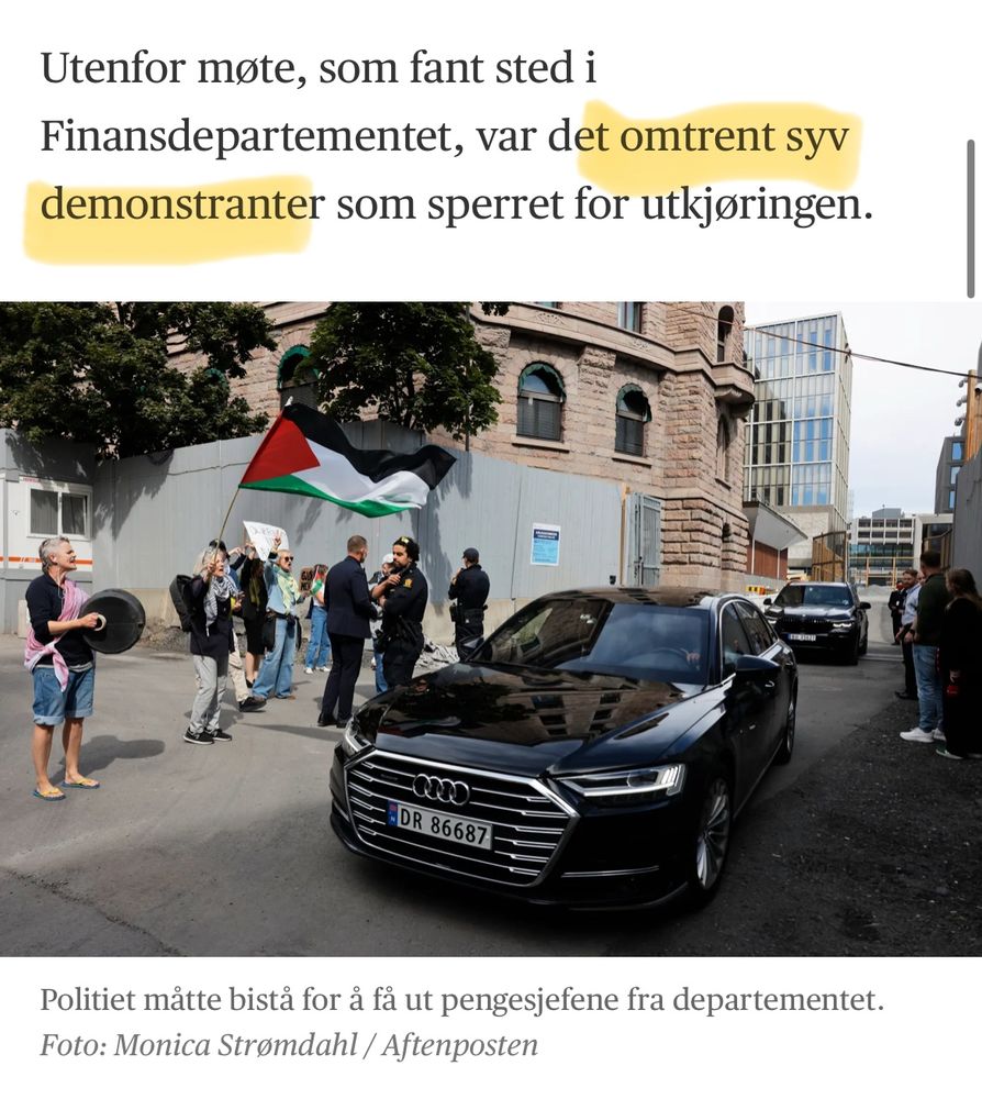 Aftenposten.no: «utenfor møte, som fant sted i Finansdepartementet, var det omtrent syv demonstranter som sperret for utkjøringen»