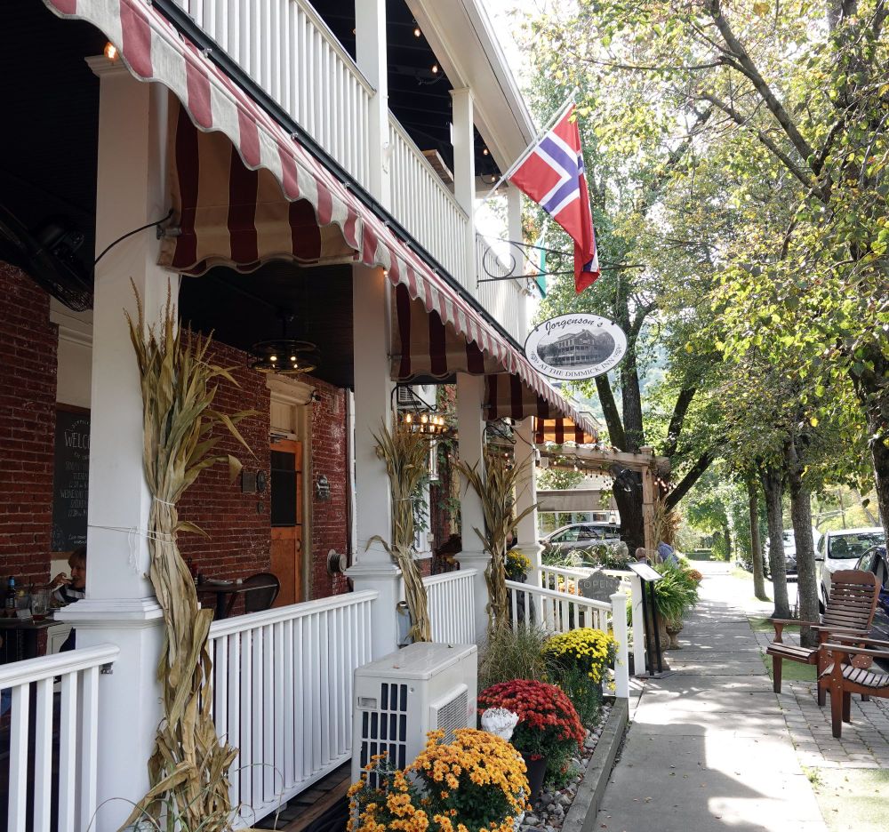 Historic Dimmick Inn exterior~