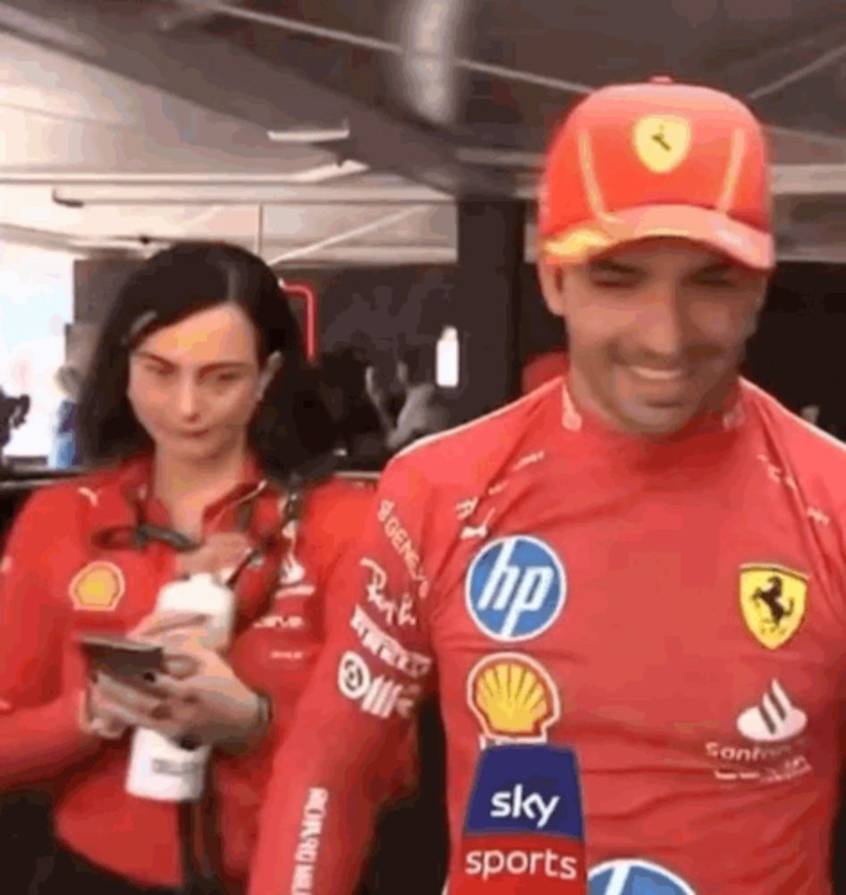 Treatsbettr Carlos Sainz GIF