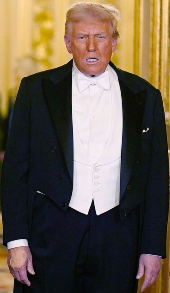 vacant expression, purple hands