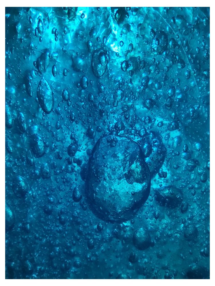 Blau mit Blasen