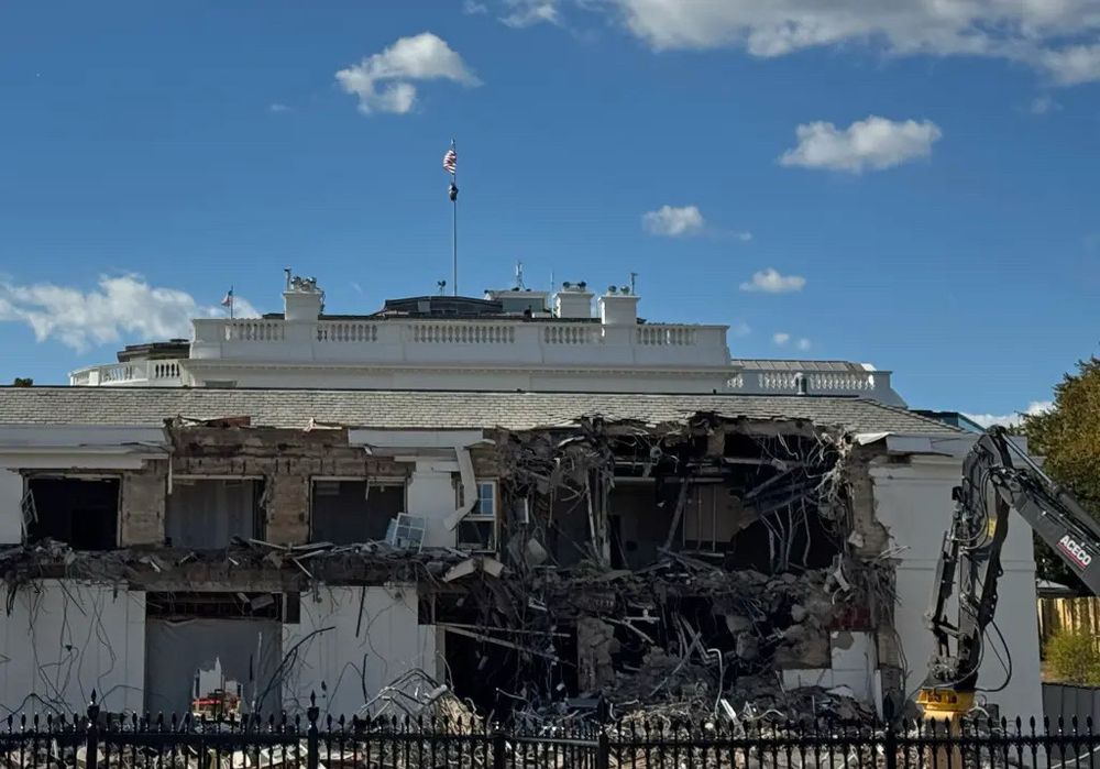Photo of partially demolished East Wing of the White House.