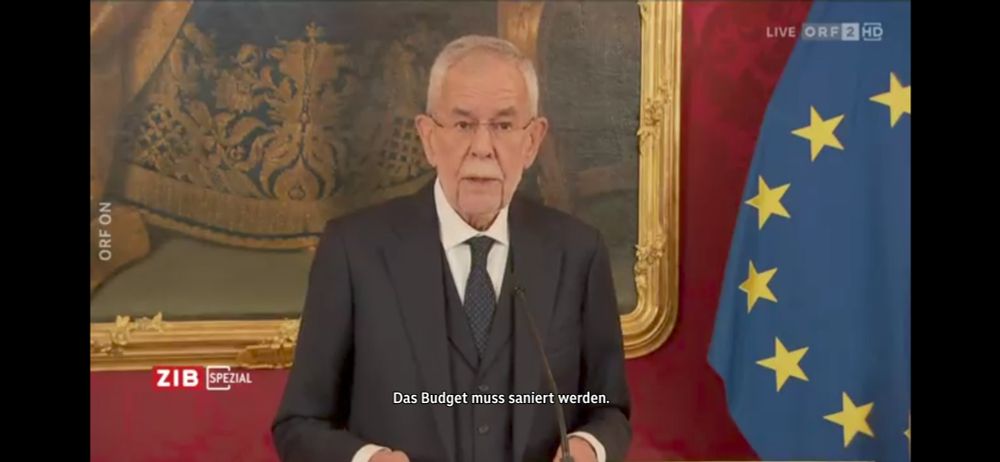 Bild der PK mit VdB und seiner schwarzen Krawatte 