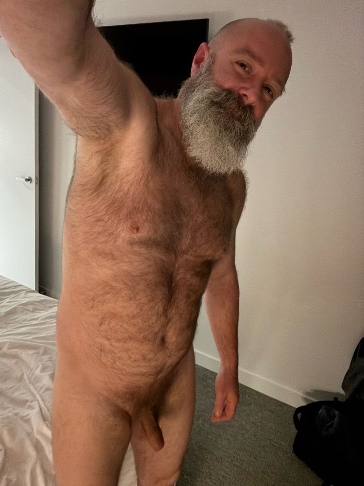 Growler in the bedroom naked 