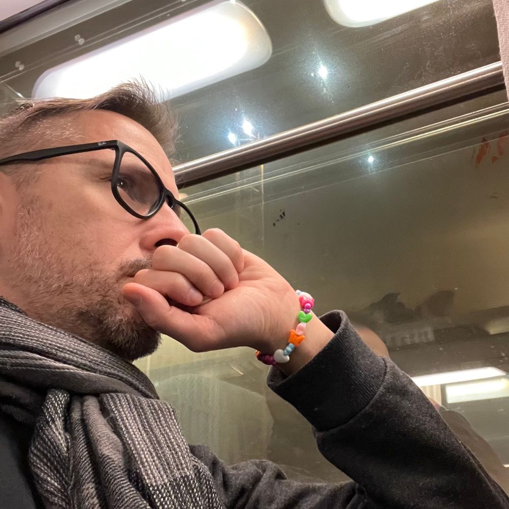 Autoportrait où j’essaie d’avoir l’air inspiré.