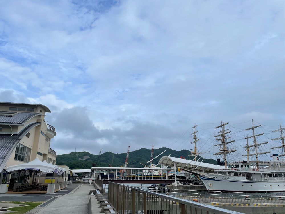 Boarding dock for sightseeing ships

福良湾の船乗り場。