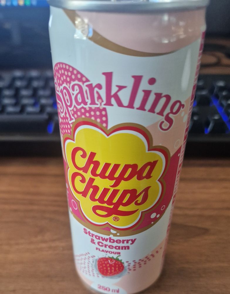 A can of Chupa Chips Strawberry & Cream