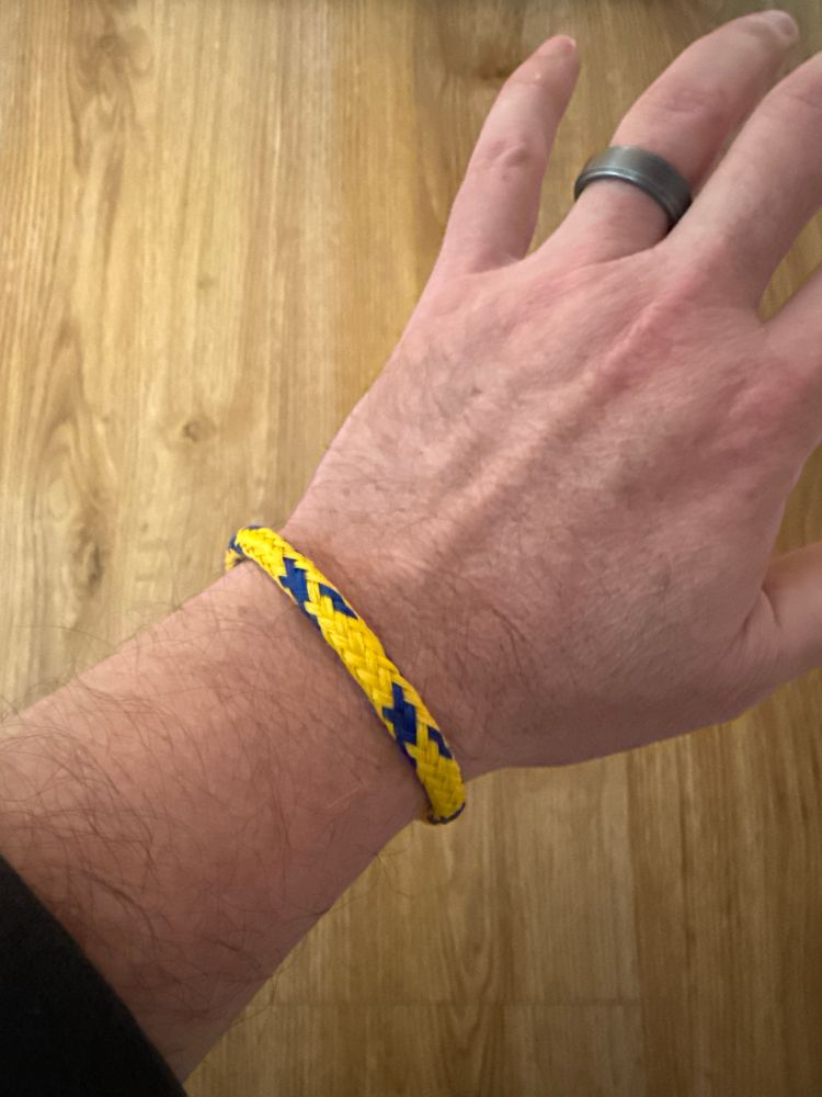 Wristband in yellow and blue