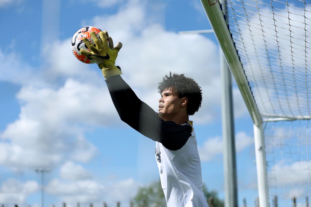 Chelsea U21 goalkeeper Luke Campbell