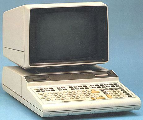 An old school HP terminal, featuring CRT monitor, tape drive (internal top left), thermal printer (internal top right), keyboard (with 32 function keys and a keypad loosely based on HP calculators).