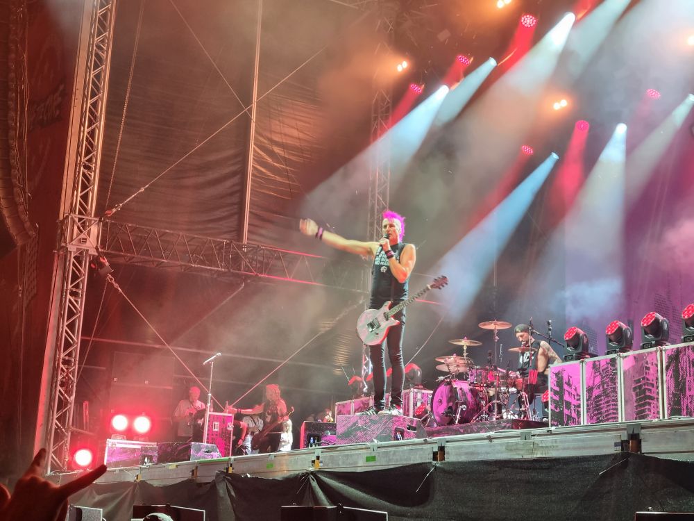 Picture of Axel Kurth, band Wizo, taken from the first row