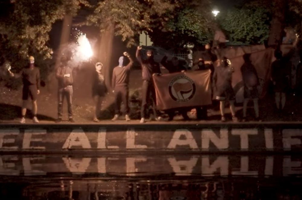 Tatütata, die Antifa