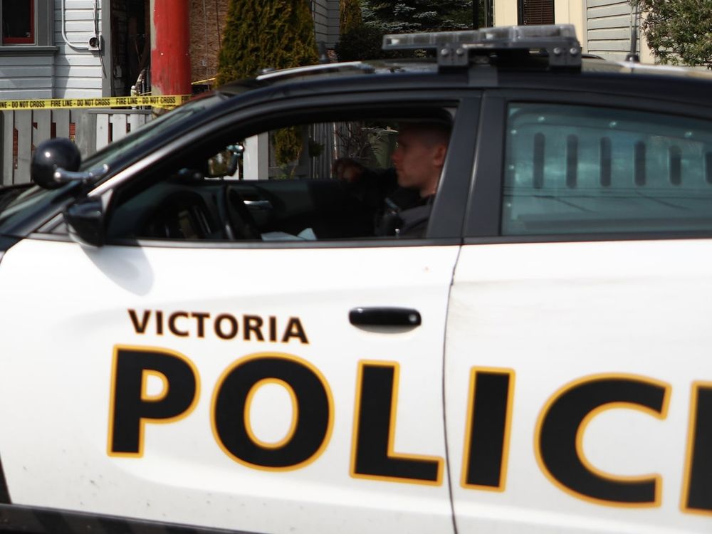 Victoria school district embroiled in dispute about reinstating police-in-schools program