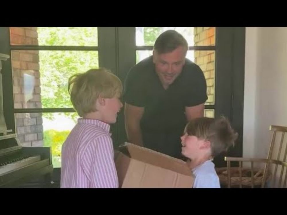 Happy Father's Day 2025 Tom Welling!