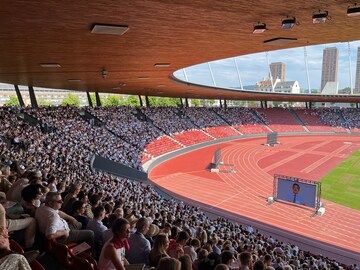 20'000 Menschen! Blick beim Mega-Kongress der Zeugen Jehovas: Wenn das Armageddon kurz bevorsteht – und Satan überall lauert