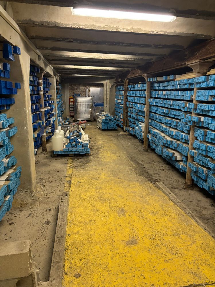 One of the corridors of the LSCE (Laboratoire des Sciences du Climat et de l’Environnement UMR 8212) core repository. Photo taken by Nina Davtian (it’s me!).