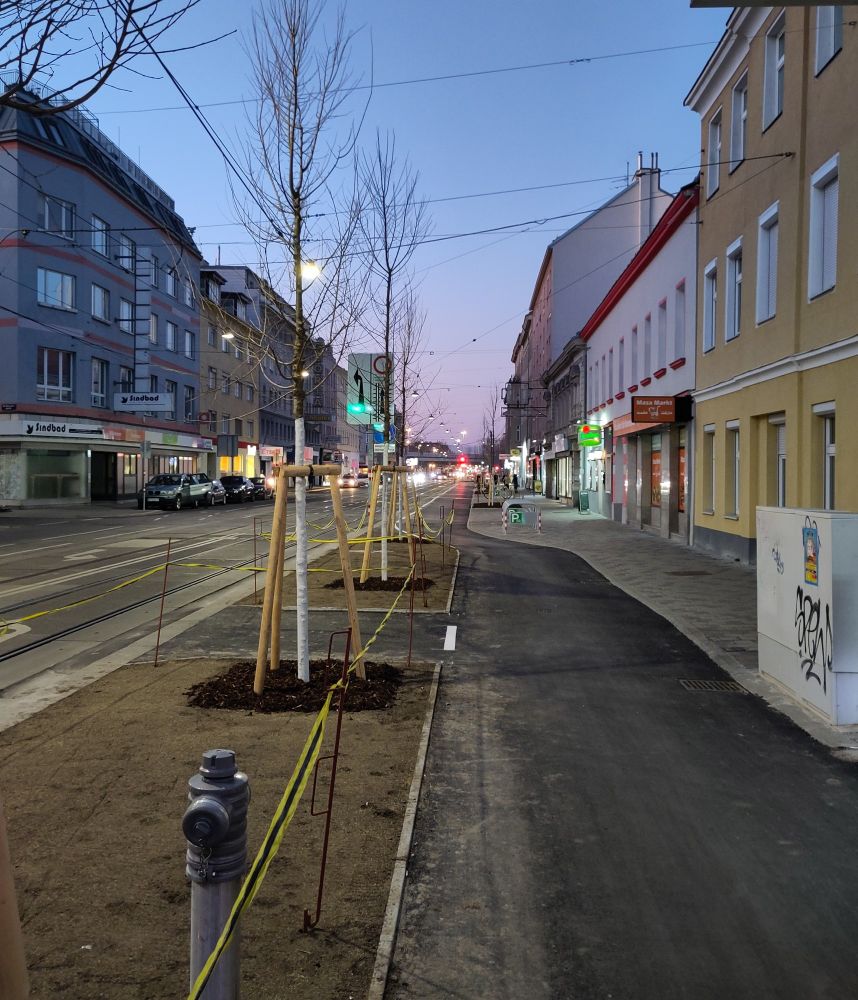 Radweg Prager Straße in Wien Floridsdorf 