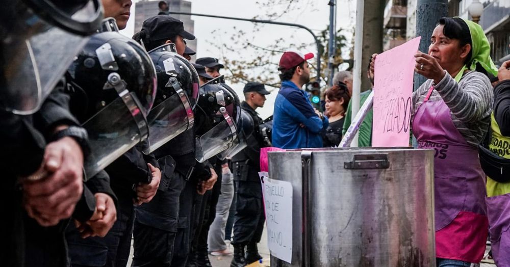 Sob Milei, indigência na Argentina é a maior em 21 anos; movimentos preparam greves e manifestações - Diálogos do Sul Global