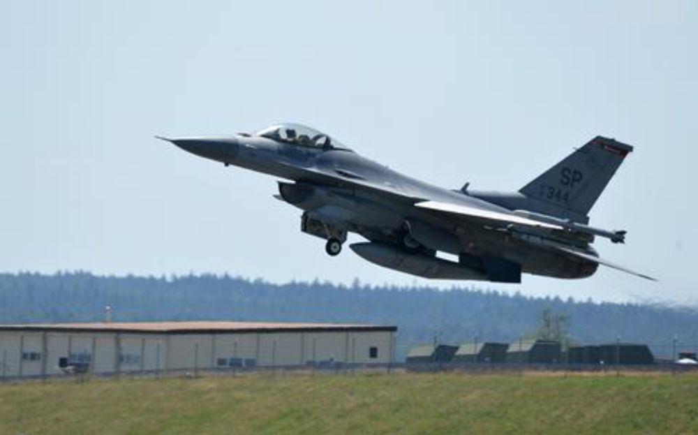 Spangdahlem fighter jet unloads two empty fuel tanks during in-flight emergency