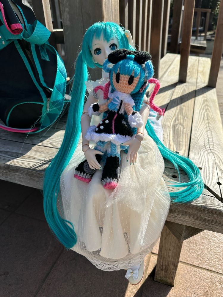 お嬢と大きいヒトガタ幕張ちゃん