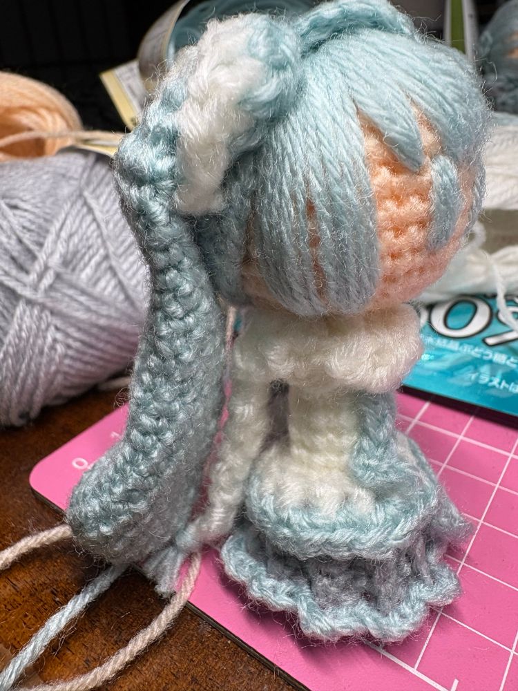 右横から見た感じ。マフラー、良きです。