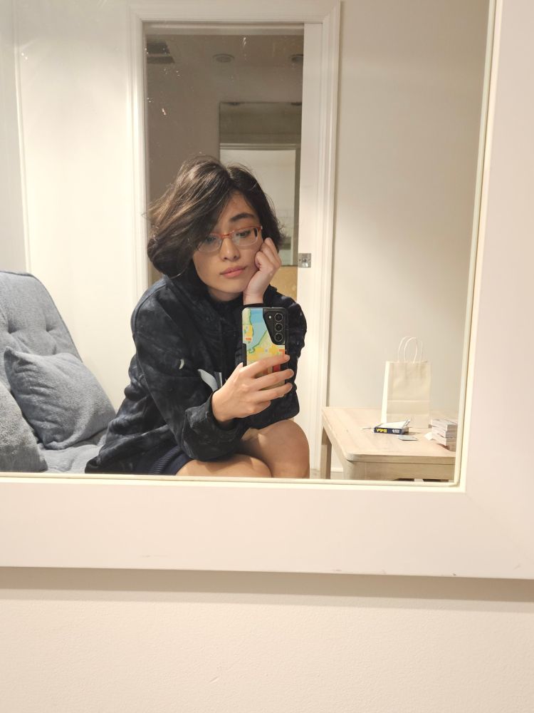 hehe that's me! liz! in my hotel room