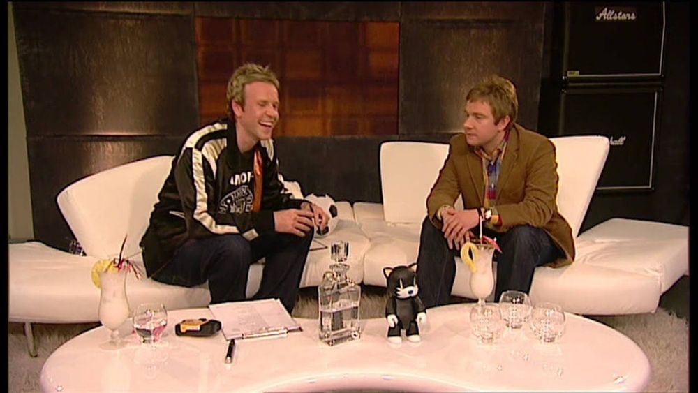 Martin Freeman asks Tim Lovejoy about his Ramones t-shirt