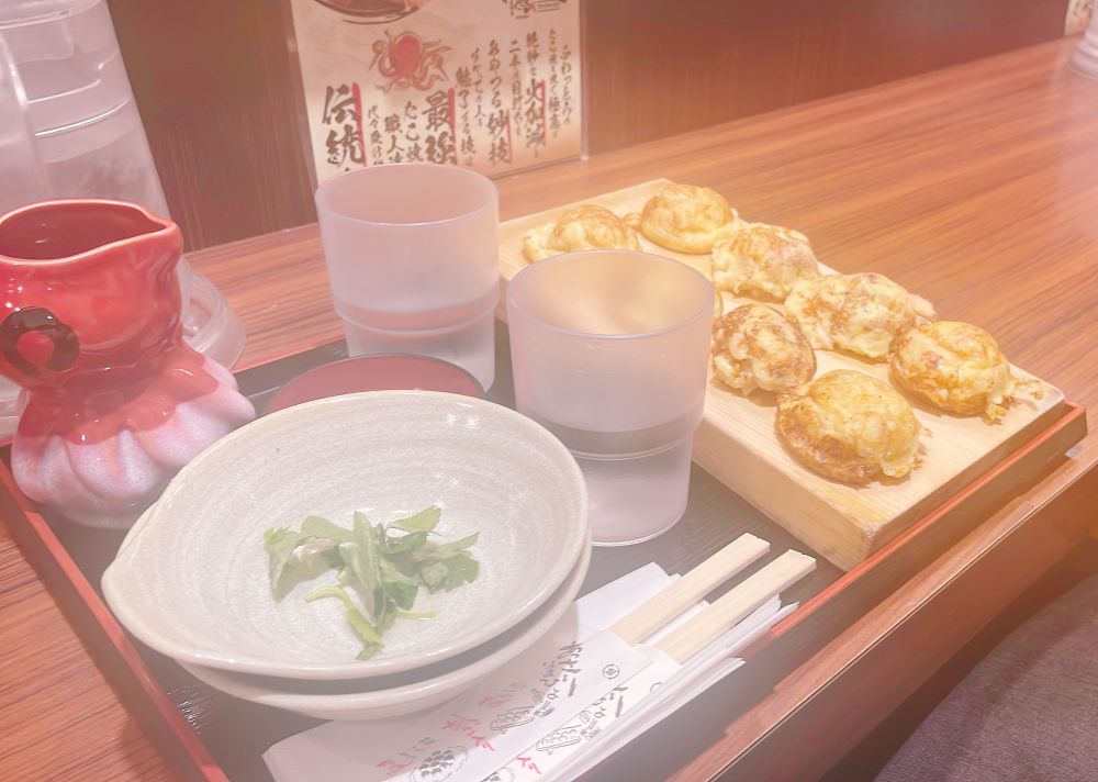 くくるの明石焼き　明石焼き初めて食べた！
卵の味が強くて卵焼きとか茶碗蒸しに近い感じだった