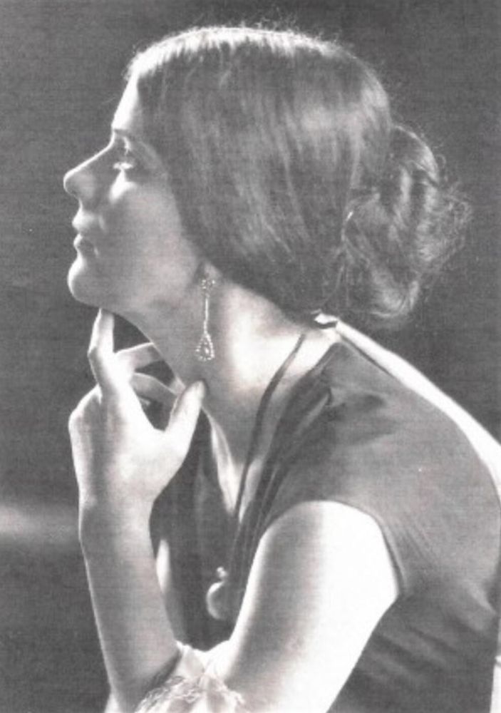 Olga Ivanovna Lazović (Olgivanna Lloyd Wright)
(1898-1985)