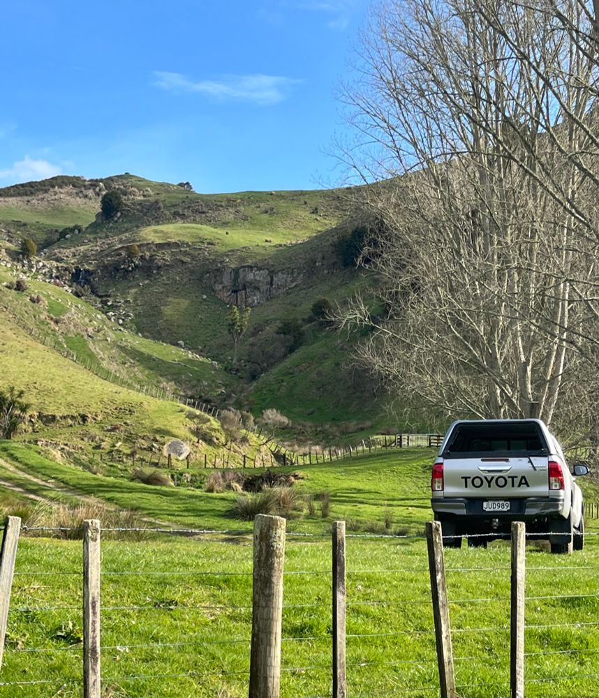 Work ute parked in a nearby paddock, easy trail miles though here, you can look up and around
