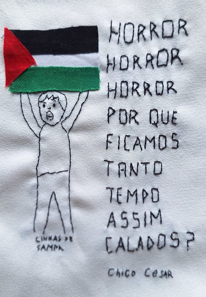 bordado com figura de uma criança levantando uma bandeira da Palestina e, ao lado, o texto do post. assinado Linhas de Sampa 