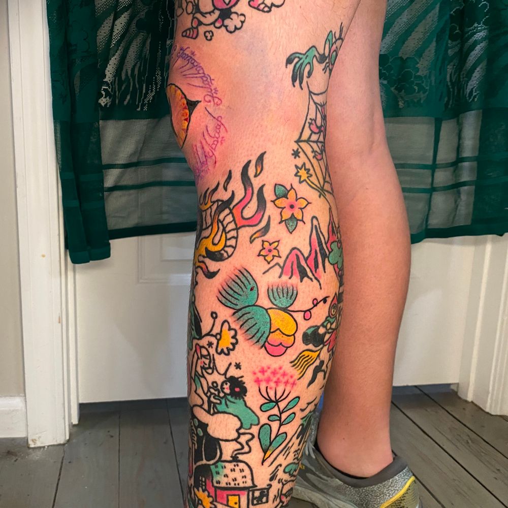 A photo of the in progress Lord Of The Rings leg sleeve im working on. Outer side of the calf showing several middle earth plants as gap filler. Lowest plant is pipe weed. The one above it a lebethron branch and above that a couple small Elanor flowers. 

#lordoftherings #lotr #lotrtattoo #lordoftheringstattoo #middleearth 
#qttr #queertattooartist #southernqttr#contemporarytattoo #transtattooartist 

#virginiatattooers #rvatattooer #richmondtattooartist 
