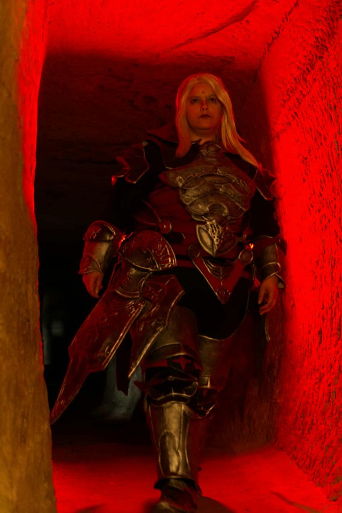 Illiane cosplaying as Nael van Darnus from Final Fantasy XIV.
Credit: PurpleAlyss 