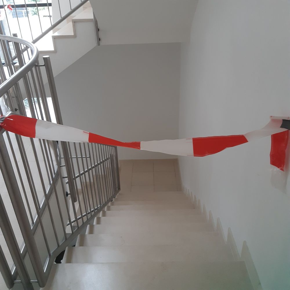 Flatterband im Treppenhaus