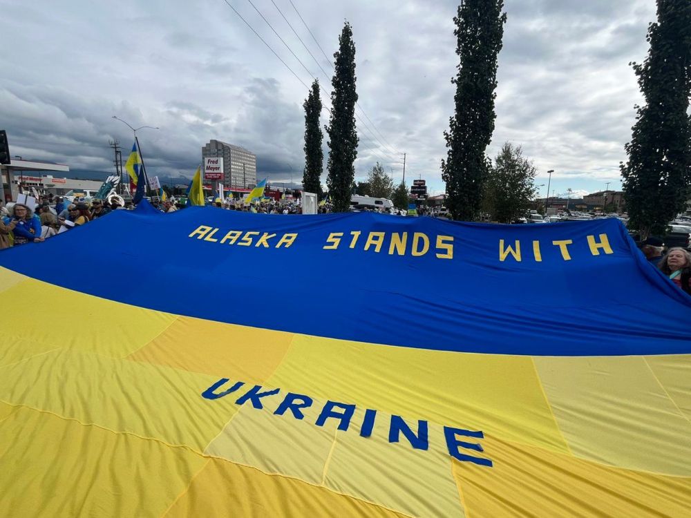Pro-Ukrainian demonstrators took to the streets in Anchorage, Alaska, on Aug. 14 ahead of a planned summit between U.S. President Donald Trump and Russian President Vladimir Putin the next day.