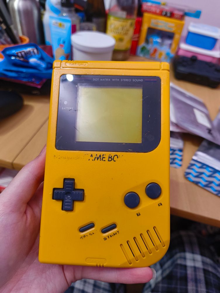 yellow dmg gameboy 